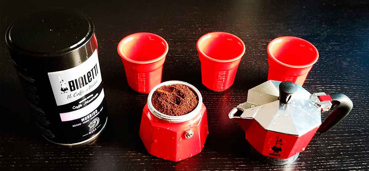 Kaffee Geschenke Idee: Bialetti Espressokocher Moka Set rot.