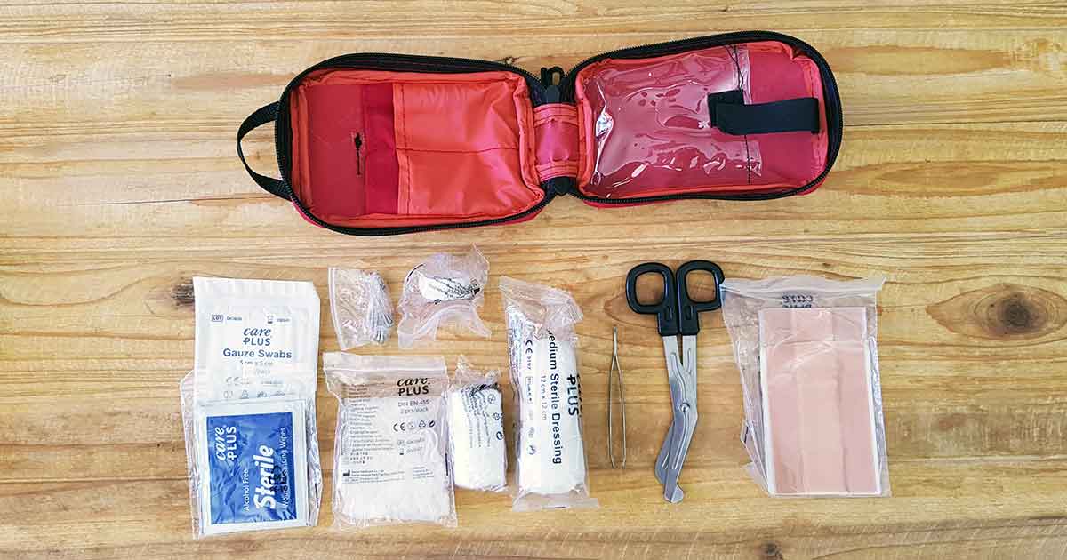 Erste Hilfe Set Verbandsmaterial Notfall Set Tasche outdoor wandern Camping AID 