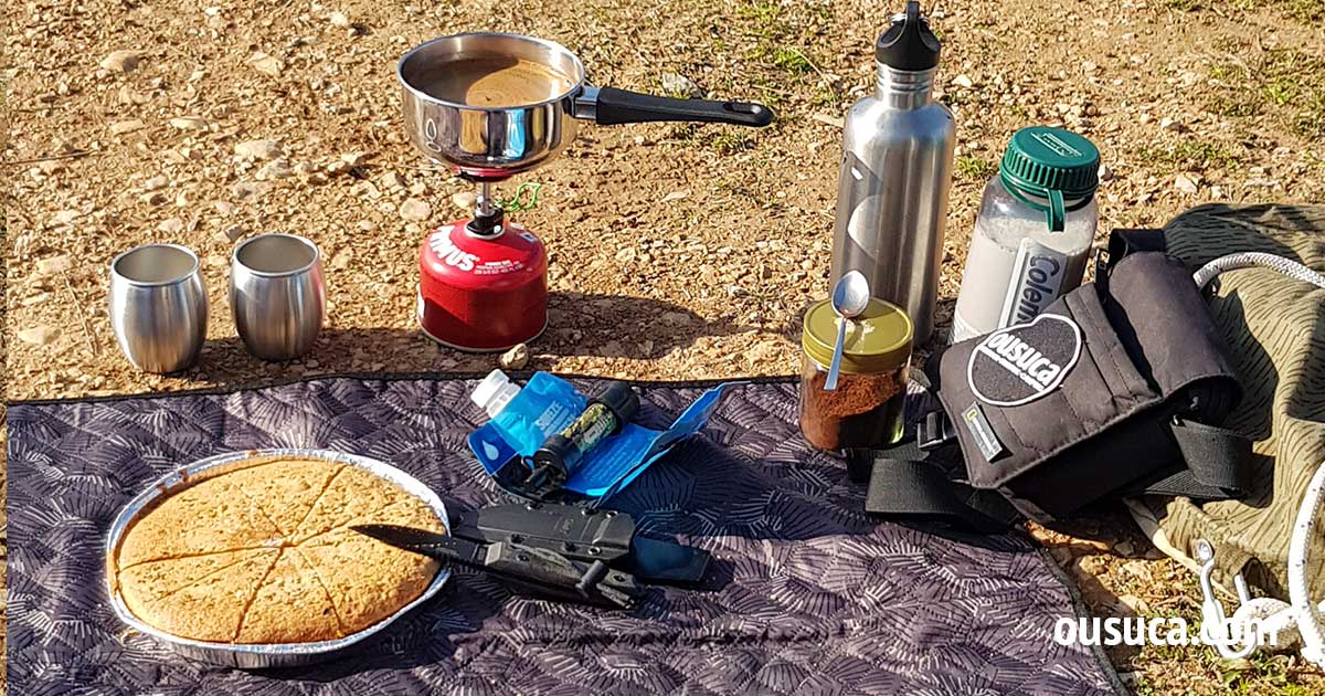 Wochenende Tipp: Picknick mit Kuchen und frisch aufgebrühtem Cowboykaffee.