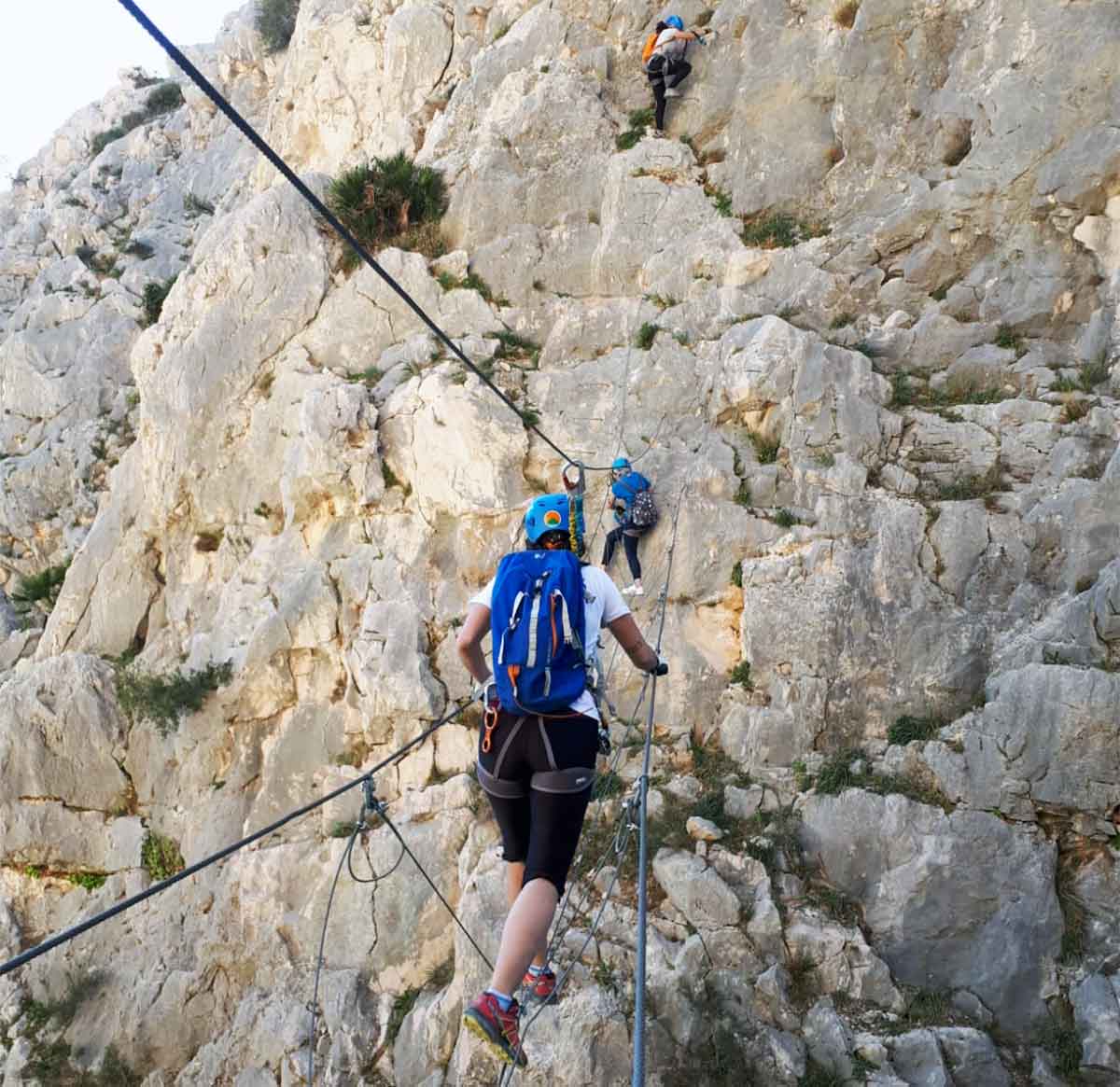 Sonntag Aktivitäten Tipp: Klettersteig klettern.