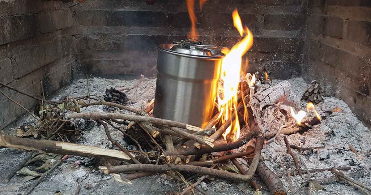 Draußen kochen über Feuer, Tipps und Rezepte