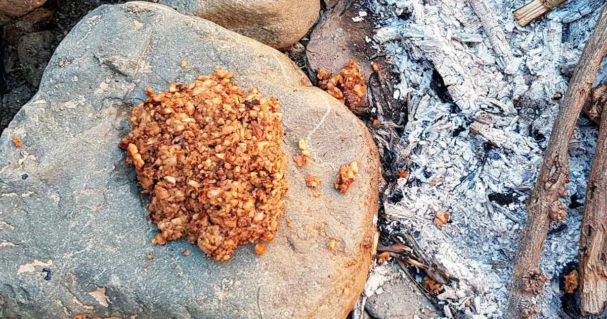 Eichelbrot Rezept ohne Mehl: Ausbacken am Lagerfeuer auf Stein
