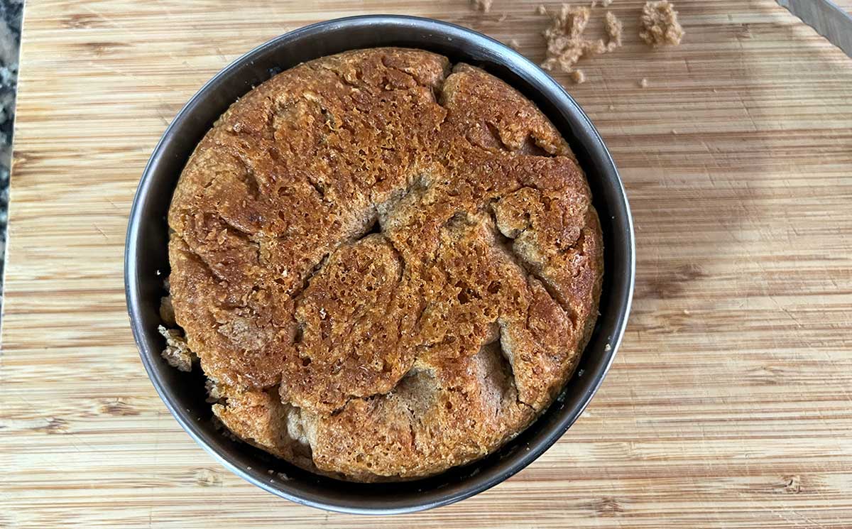 Topfbrot Rezept Backtipp, stelle einen kleineren Topf in einen größeren Topf mit Deckel