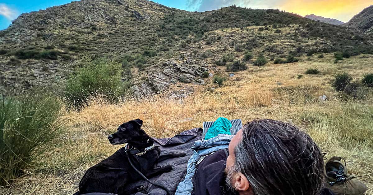 Biwakieren ist nicht gleich Wildcamping Biwakieren ist nicht Zelten, denn du schläfst nur mit Schlafsack unter freiem Himmel