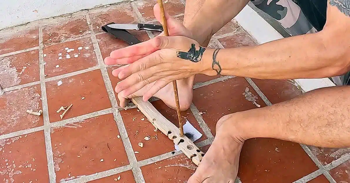 Richtige Technik beim Feuer bohren mit dem Hand Drill lernen